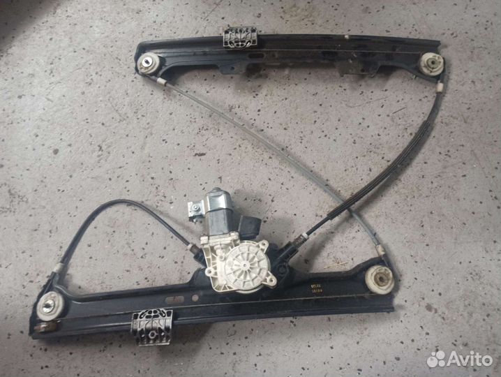 Стеклоподъемник электрический передний правый Bmw