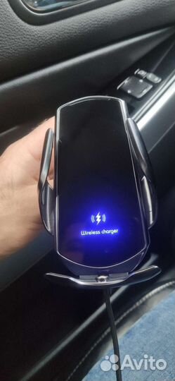 Беспроводная зарядка для авто