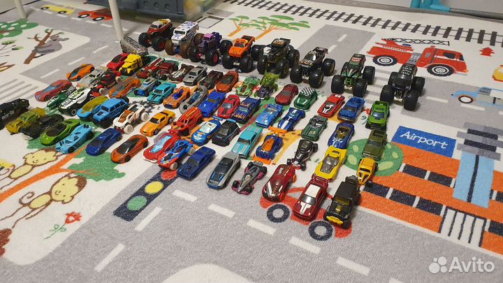 Hot wheels машинки