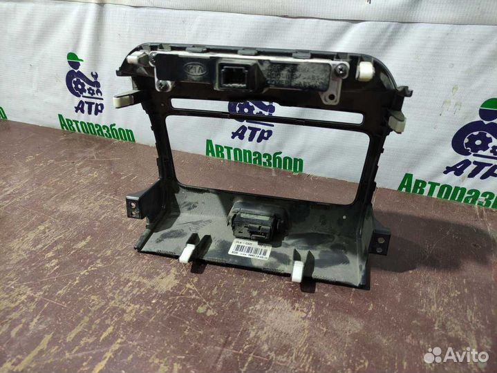 Рамка магнитолы KIA Sportage 3 sl