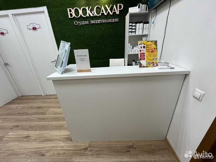 Стойки ресепшн