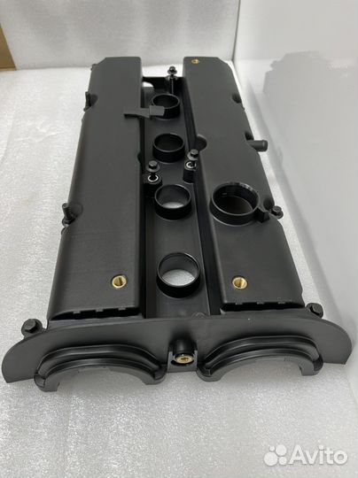 Клапанная крышка Форд Фокус 1.6 Aluminium