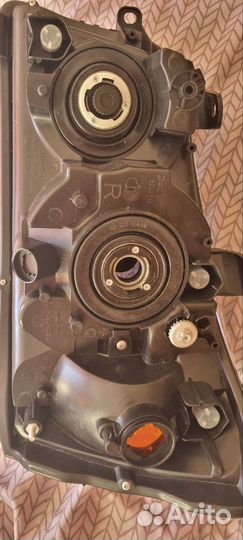 Фара правая передняя на тойоту клюгер