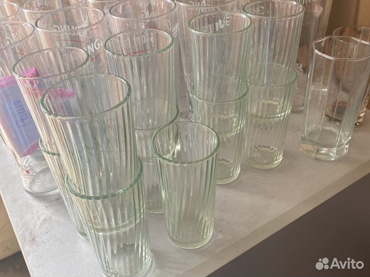 Посуда разная (тарелки, бокалы/стаканы и др.)