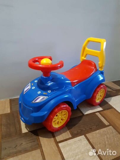 Машинка каталка толокар