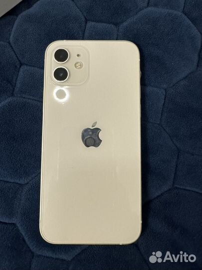 iPhone 12, 64 ГБ