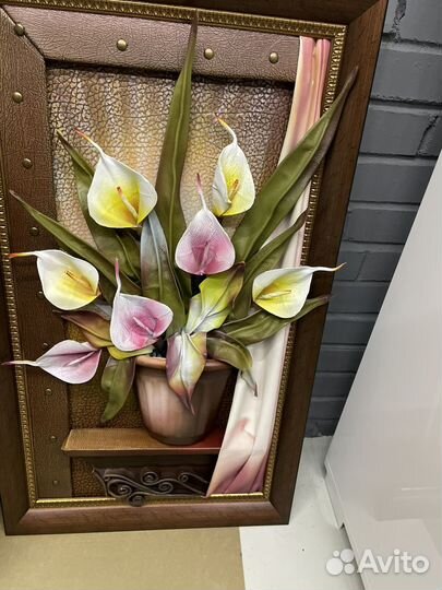 Картина из кожи в раме