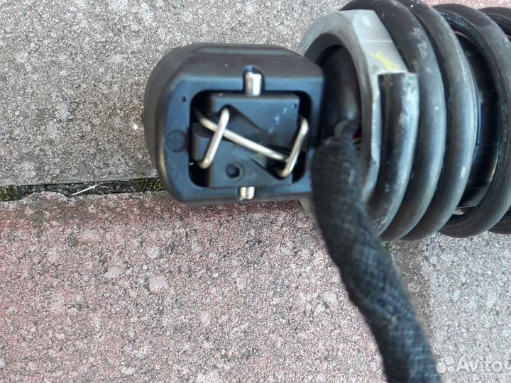 Амортизатор багажника правый BMW 7 F01/F02 N63B44A