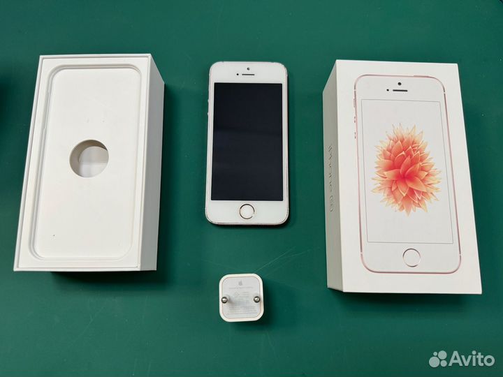 iPhone SE, 32 ГБ