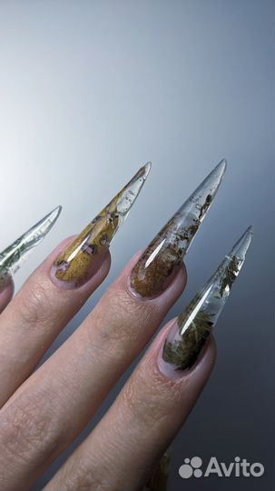 Маникюр однотон креативный дизайн наращивание