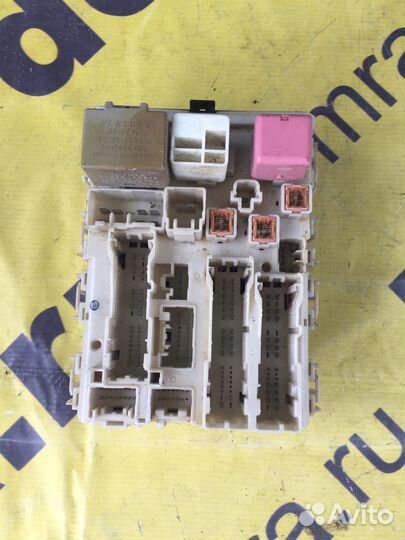 Салонный блок предохранителей Toyota Auris 2008
