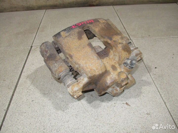 Суппорт передний правый Fiat Albea