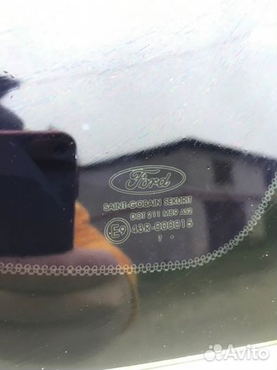 Стекло Глухое заднее правое Ford Focus 2 седан 1.6
