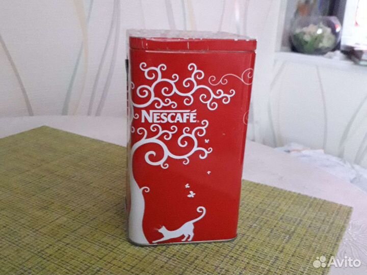 Металлическая банка из под кофе