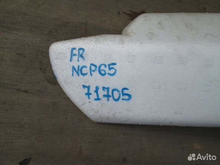 Пенопласт в бампер передний Toyota Ist NCP65