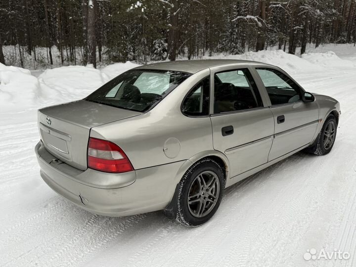 Opel Vectra 1.6 МТ, 1998, 258 563 км