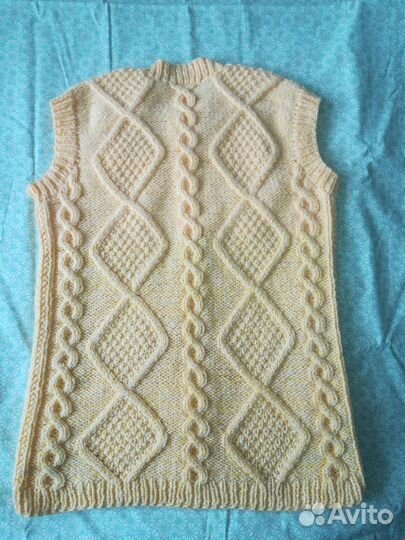 Вязаный жилет ручной работы 46-50 р