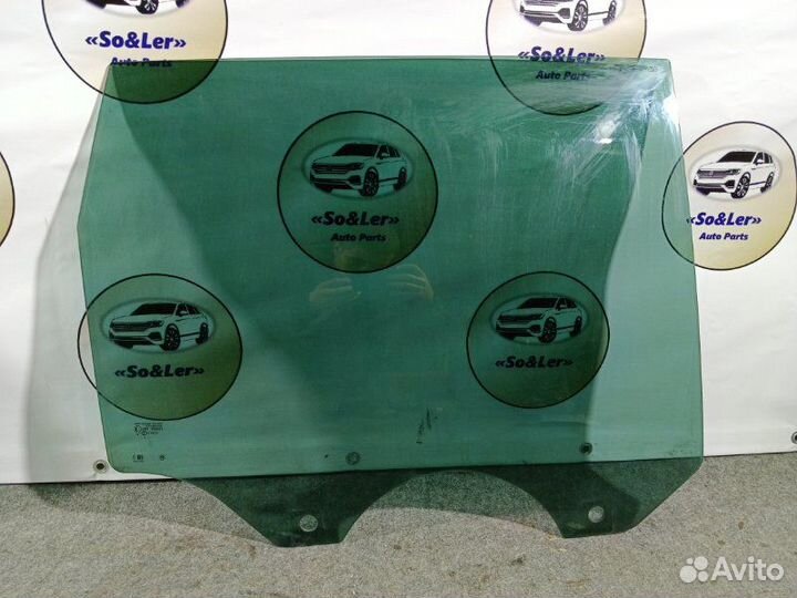 Стекло двери заднее правое Volkswagen Touareg GP