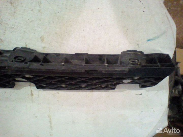 Кронштейн бампера Volkswagen Passat