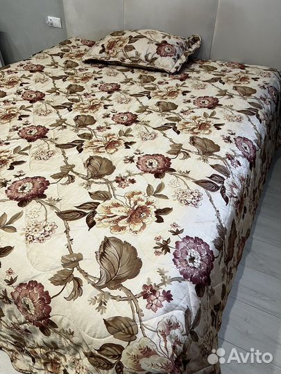 Покрывало на кровать евро 2,50/2,60