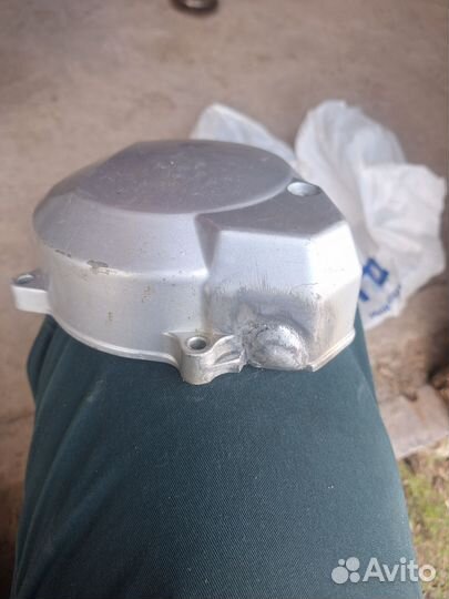 Левая крышка двигателя Yamaha fzr 400rr