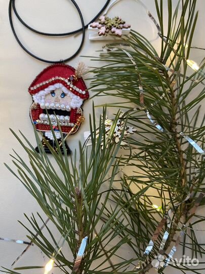 Брошь Щелкунчик