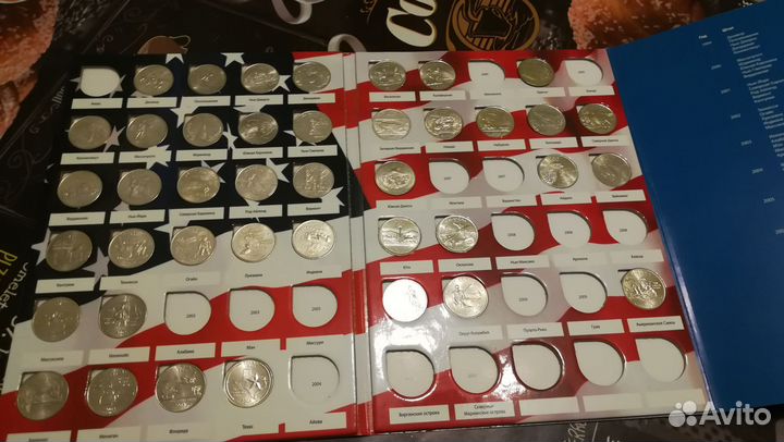 Коллекционный альбом с монетами Штаты и территории