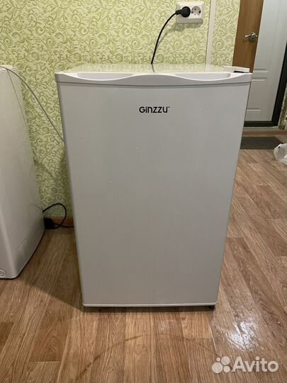 Компактный холодильник Ginzzu
