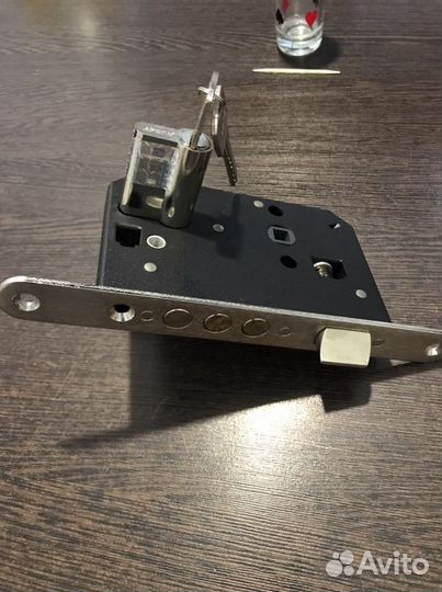 Дверной замок Апекс