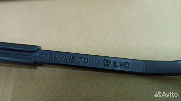 Поводок стеклоочистителя левый Polo 6RU955409A Б/У