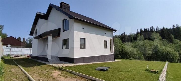 Коттедж 295 м² на участке 7,5 сот.