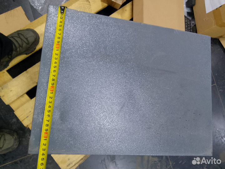 Сейф металлический