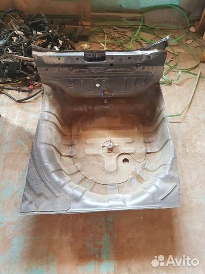 Панель задняя (тизик запаски) Kia Spectra 2006