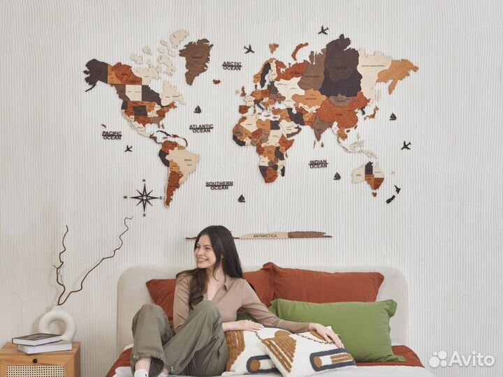 Деревянная карта мира