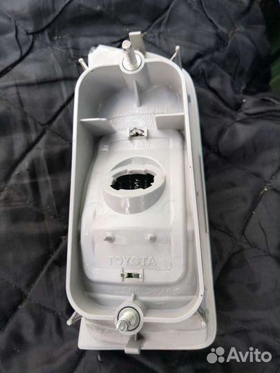 Фонарь заднего хода на лексус GX 470