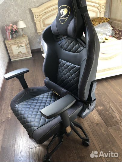 Кресло Cougar Throne Royal