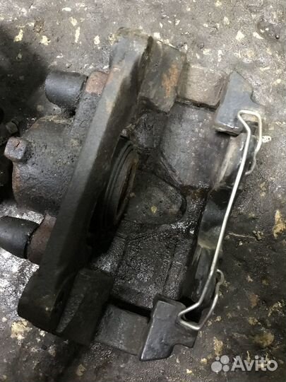 Передний суппорт Renault Megane 2