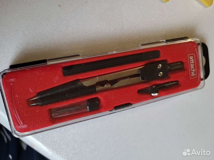 Готовальня циркуль attache