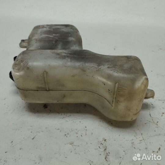 Бачок расширительный Toyota Rav4 2000