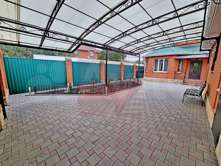 Дом 164,8 м² на участке 8,5 сот.