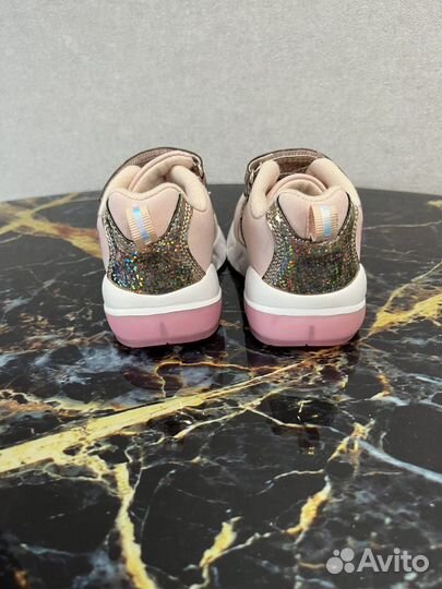 Кроссовки детские 23 размер