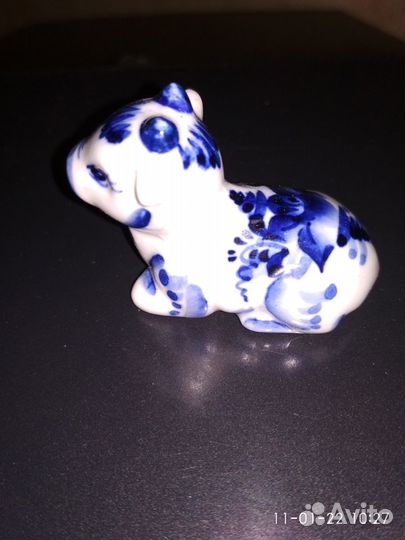 Коллекционная статуэтка Теленок гжель