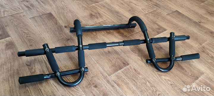 Турник дверной накладной Torneo A-900