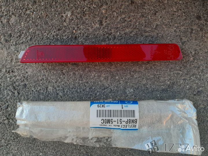 Новый катафот заднего бампера правый Мазда - 6