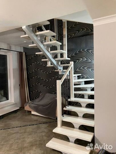 Лестница на второй этаж под ключ