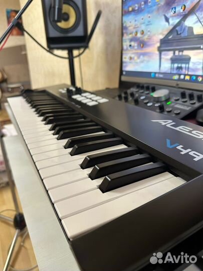 Миди-клавиатура alesis V49 Mk2