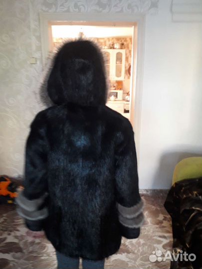Шуба из нутрии с капюшоном