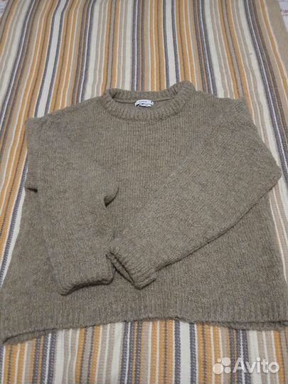 Свитер шерстяной женский