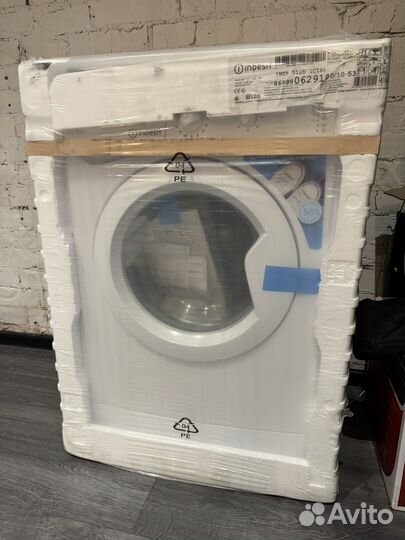Новая стиральная машина Indesit iwsb 5105 (CIS)