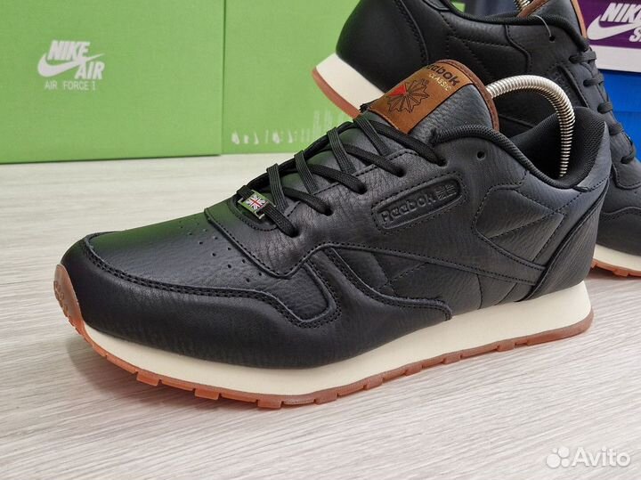 Кроссовки Reebok classic кожаные 44